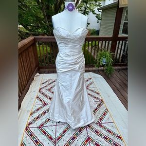 Paloma Blanca Wedding Gown 3906